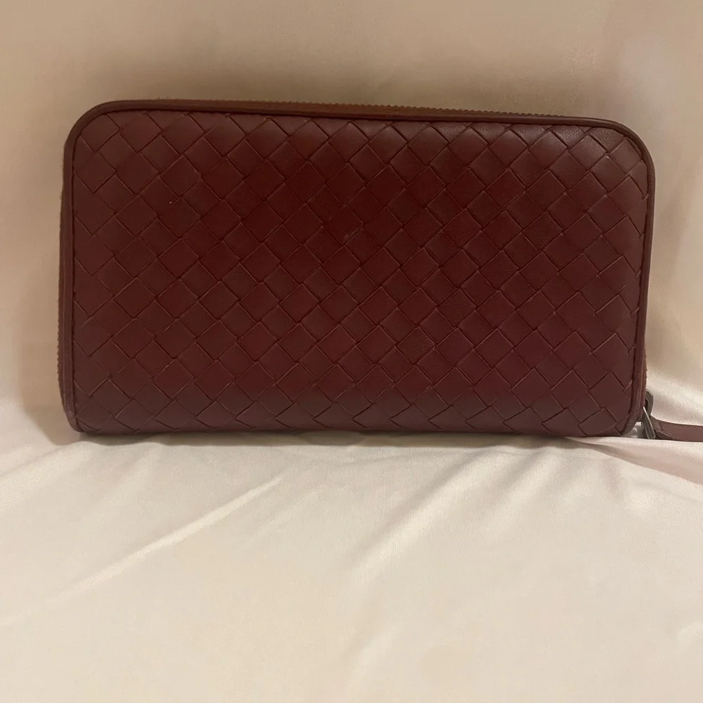 **EUC **Bottega Venata Zip Around Wallet - Picture 2 of 7